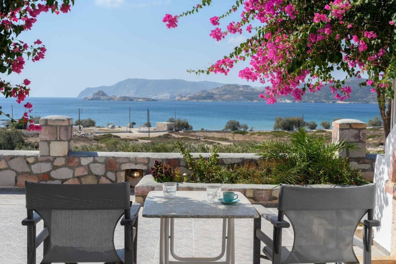 Κalamitsi Rooms & Apartments Kímolos Esterno foto