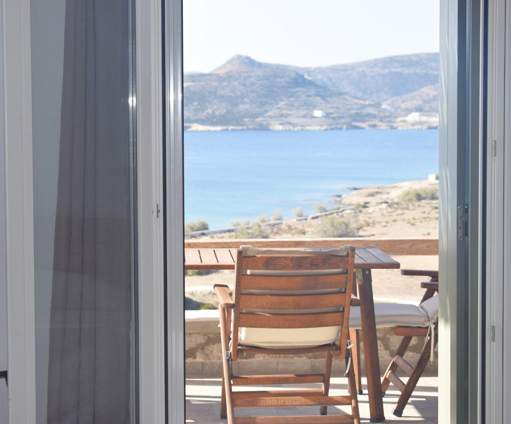 Κalamitsi Rooms & Apartments Kímolos Esterno foto