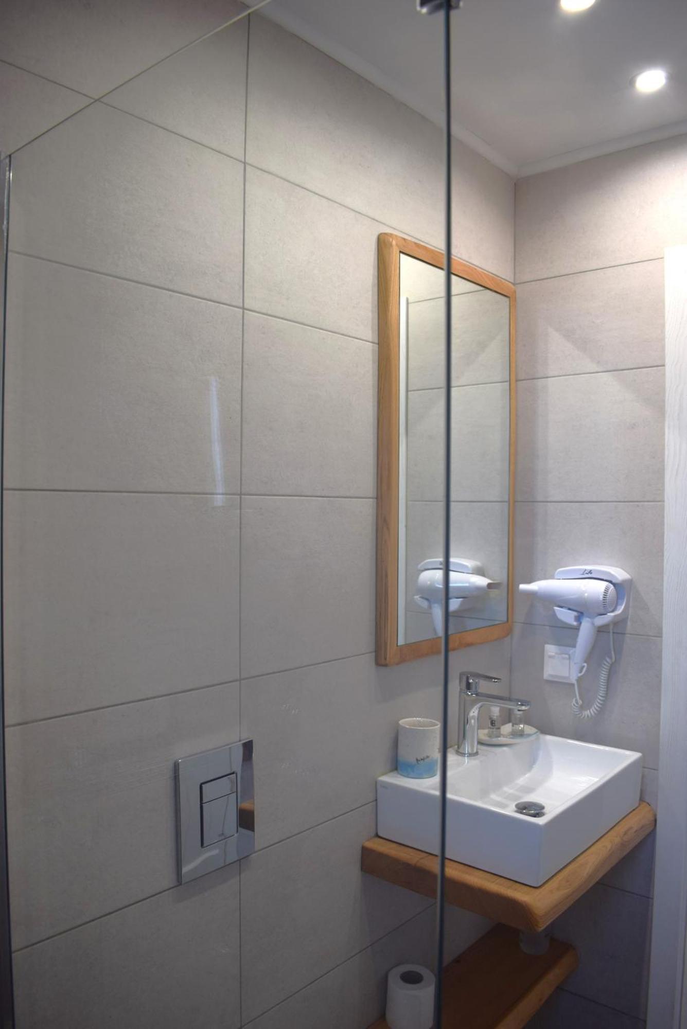 Κalamitsi Rooms & Apartments Kímolos Esterno foto