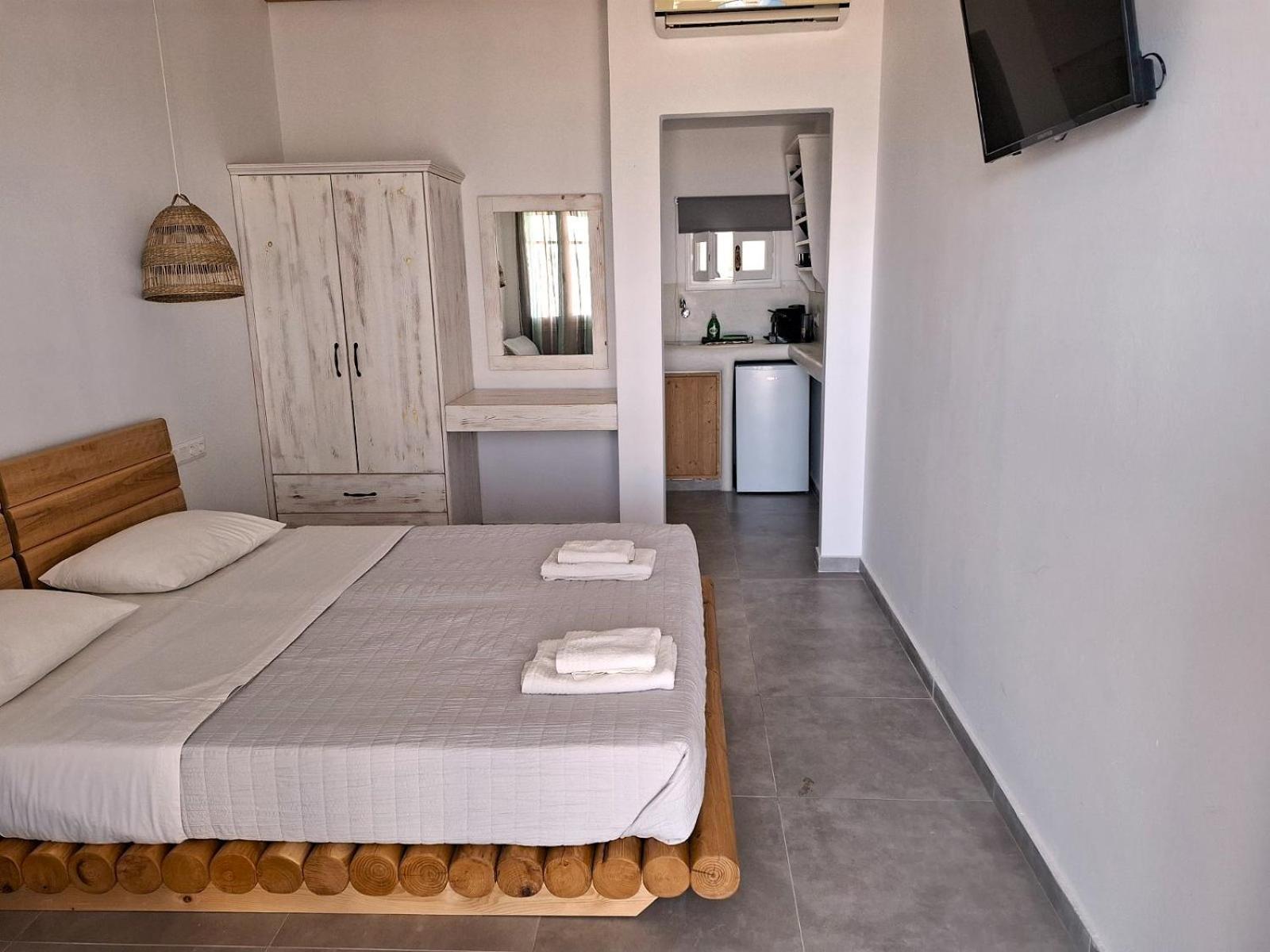 Κalamitsi Rooms & Apartments Kímolos Esterno foto